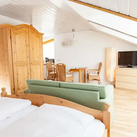 Gaestehaus Schechter Ξενοδοχείο με διαμερίσματα 3*