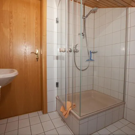 Gaestehaus Schechter Ξενοδοχείο με διαμερίσματα 3*